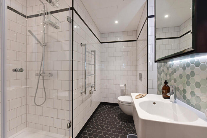 2 Bedroom Flat For Sale In Corson House, London City Island, Canary Wharf, E14