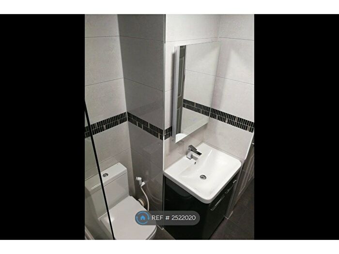 1 Bedroom Flat To Rent In Tatton Court, Manchester, M14