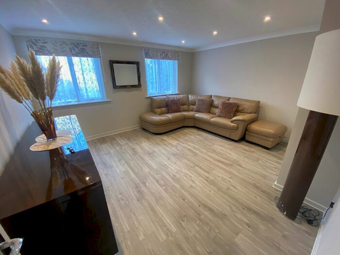 2 Bedroom Flat To Rent In Dog Lane, London, NW10