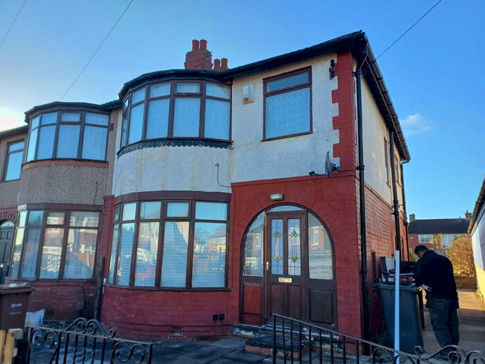 3 Bedroom Semi-Detached House To Rent In St. Martins Gardens, Leeds, West Yorkshire, LS7