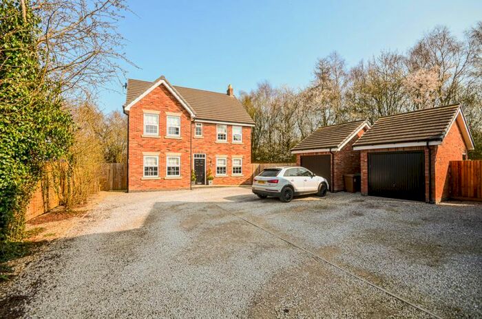 5 Bedroom Detached House For Sale In Houghton Close, York, YO43