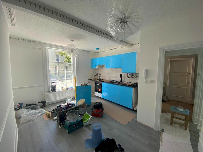 1 Bedroom Flat To Rent In Carlton Crescent, Southampton, SO15