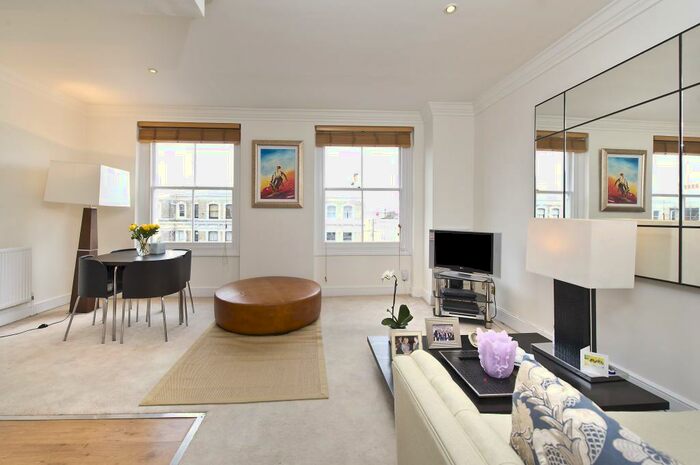 2 Bedroom Apartment To Rent In Redcliffe Gardens, Chelsea, London, SW10