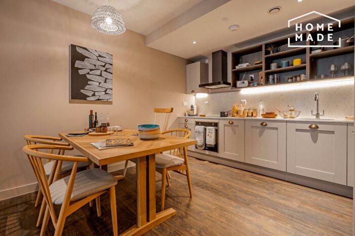 2 Bedroom Flat To Rent In Canada Gardens, Wembley, HA9