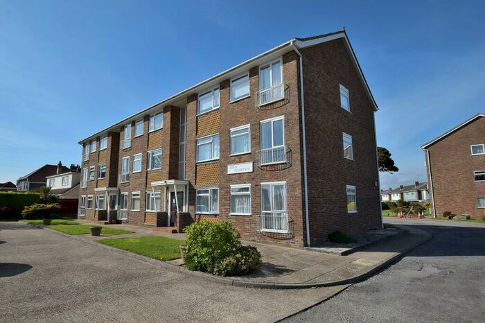 2 Bedroom Flat To Rent In Grove Road, Barton On Sea, New Milton, Hampshire., BH25
