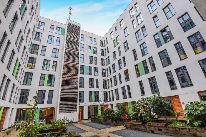 1 Bedroom Apartment To Rent In Greenhouse, Leeds, LS11