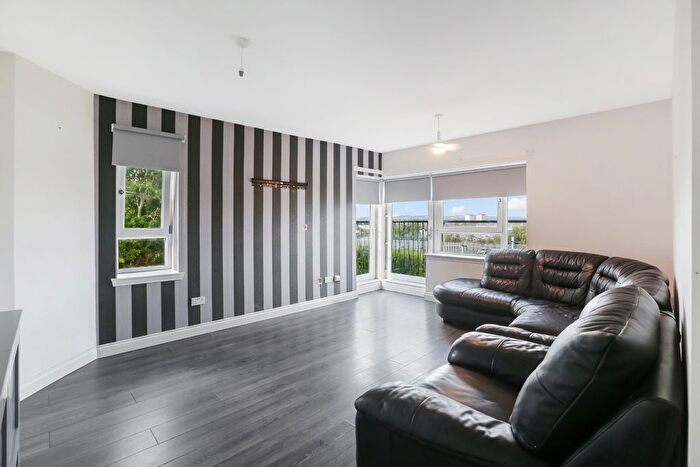 2 Bedroom Flat For Sale In Main Road, Johnstone, Elderslie, PA5