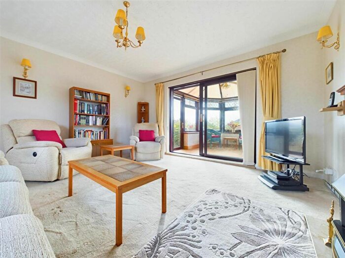 4 Bedroom Bungalow For Sale In Chestnut Avenue, Mapperley, Nottingham, NG3