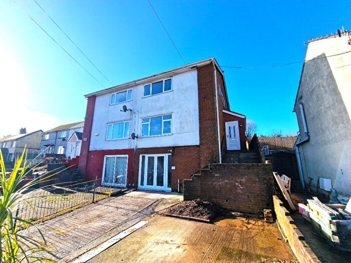 4 Bedroom Semi Detached House For Sale In Albertina Road, Newbridge, NP11