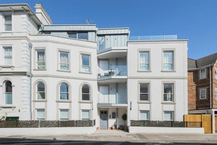 2 Bedroom Flat To Rent In Surbiton Crescent, Kingston Upon Thames, KT1