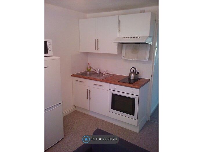1 Bedroom Flat To Rent In Broad Dean, Eaglestone, Milton Keynes, MK6