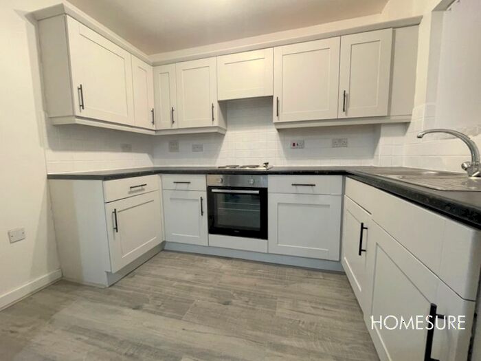 2 Bedroom Flat To Rent In Woodsome Park, Woolton, L25