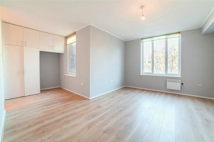 Studio To Rent In Earls Court Road, London, W8