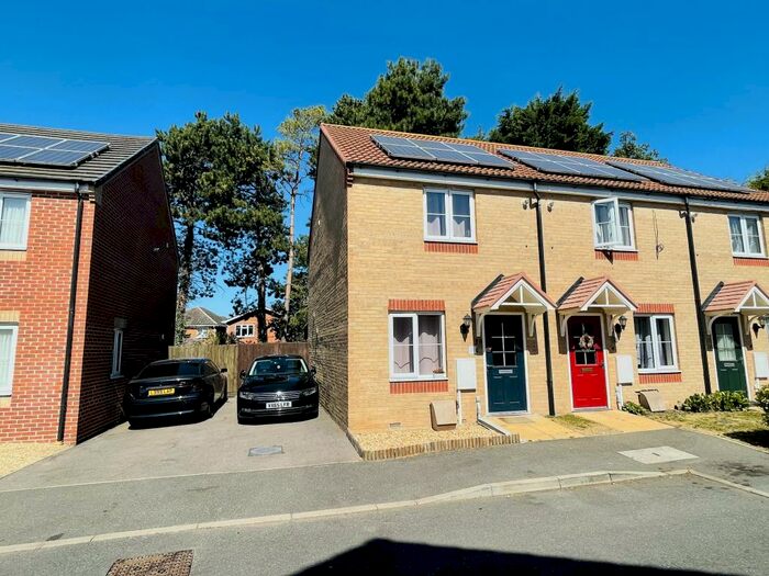2 Bedroom Semi-Detached House To Rent In Viscount Close, Pinchbeck, Spalding, PE11