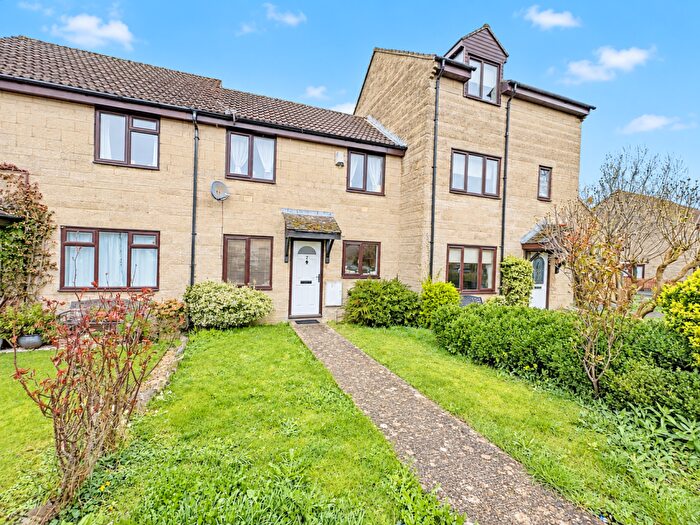 2 Bedroom Terraced House For Sale In Hitchen Close, Marshfield, SN14