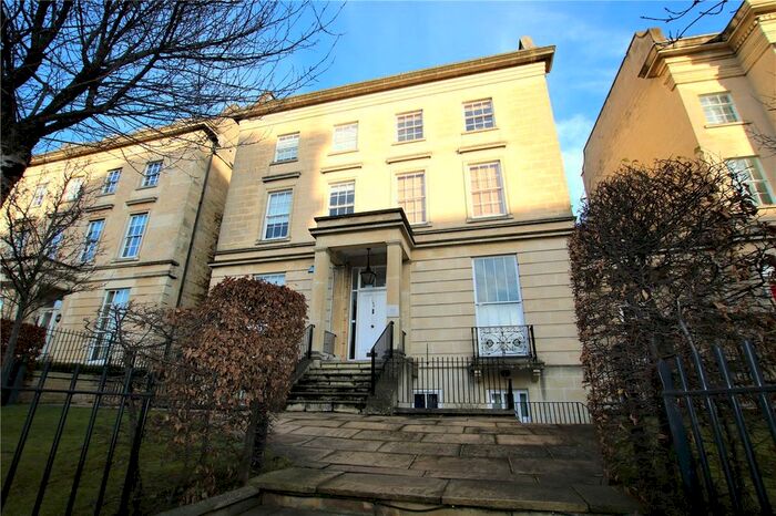 2 Bedroom Flat To Rent In Alexandra House, - Kings Road, Reading, Berkshire, RG1