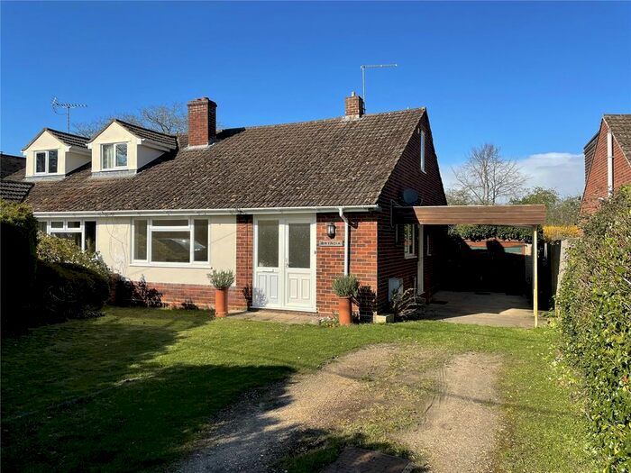 2 Bedroom Bungalow To Rent In Gravel Road, Binfield Heath, Henley-On-Thames, Oxfordshire, RG9