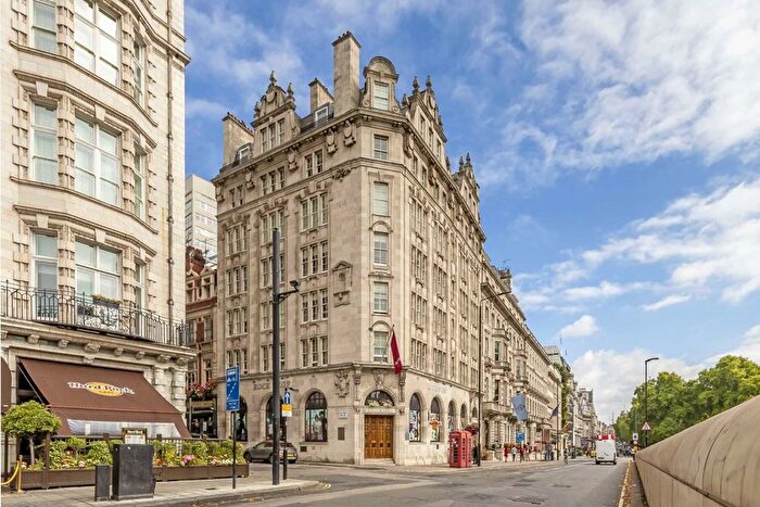 3 Bedroom Flat To Rent In Piccadilly, London, W1J