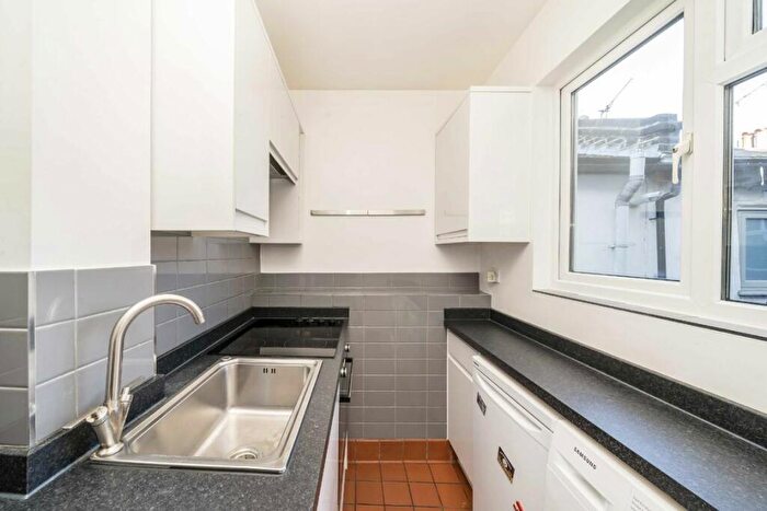 2 Bedroom Flat To Rent In Choumert Road, Peckham, SE15