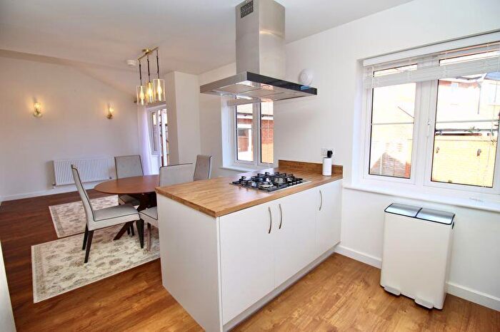 4 Bedroom Detached House For Sale In St. Andrews Road, Botley, SO32