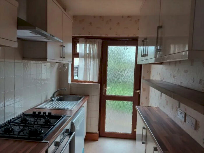 3 Bedroom Terraced House To Rent In Red Lion Road, Surrey, KT6