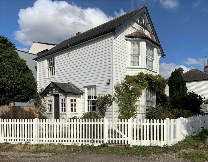 4 Bedroom Detached House To Rent In Till Avenue, Farningham, Dartford, DA4