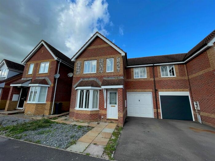 3 Bedroom Semi-Detached House To Rent In Equine Way, Newbury, RG14