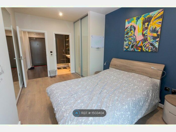 2 Bedroom Flat To Rent In Tennyson Apartments, Croydon, CR0