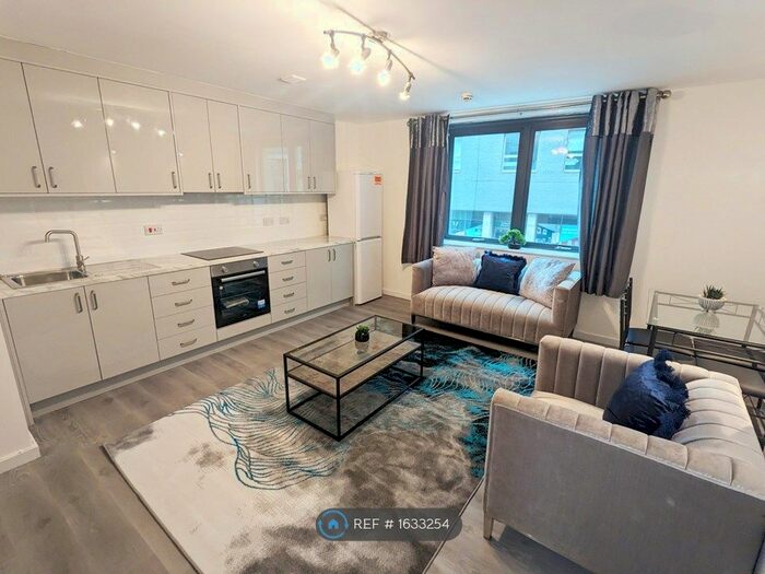 2 Bedroom Flat To Rent In City Point, Salford, M3