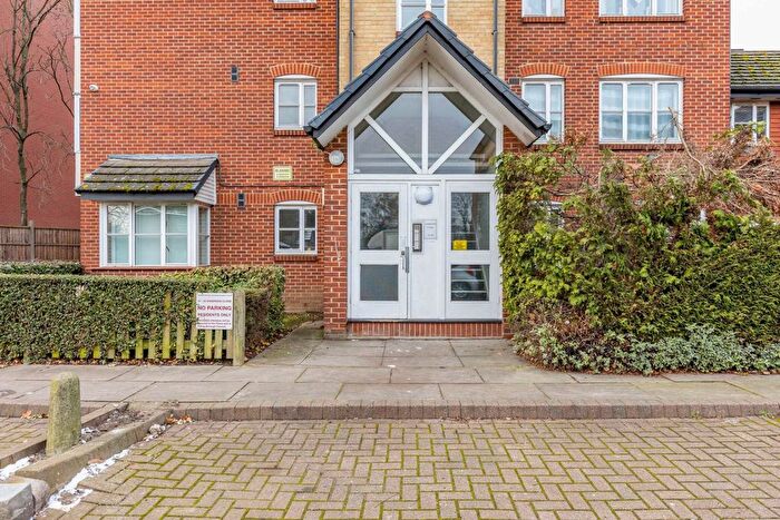 Studio For Sale In Anderson Close, Acton, W3