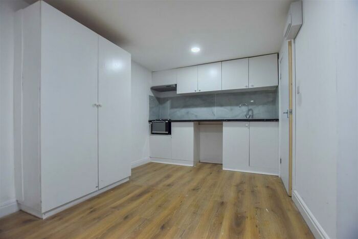 Studio To Rent In Woodfield Avenue, Wembley, HA0