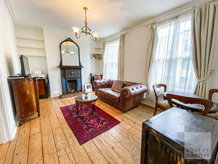 2 Bedroom Flat For Sale In Gifford Street, Islington, N1