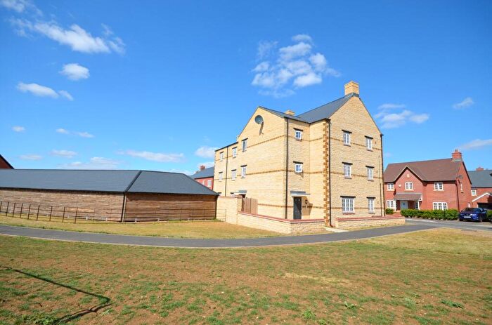 2 Bedroom Flat To Rent In Poppyfield Road, Wootton, Northampton, Northamptonshire, NN4