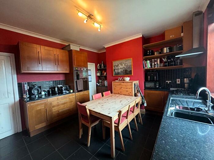 3 Bedroom Terraced House For Sale In Middleton Avenue, Rothwell, Leeds, LS26