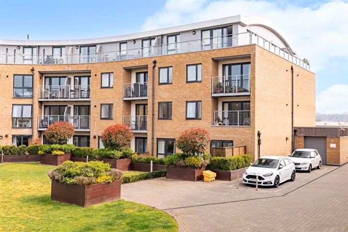 2 Bedroom Apartment For Sale In Smeaton Court, Hertford, SG13