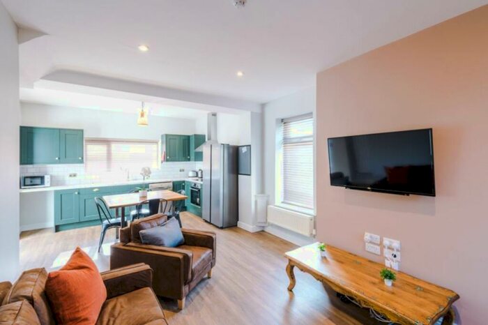 6 Bedroom Semi-Detached House To Rent In Balmoral Road, Lancaster, LA1