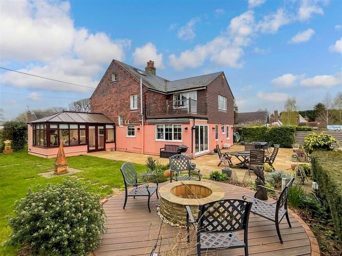 4 Bedroom Detached House For Sale In Bines Road, Partridge Green, Horsham, West Sussex, RH13