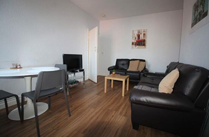 3 Bedroom Maisonette To Rent In Dinsdale Road, Sandyford, Newcastle Upon Tyne, NE2