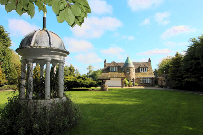 5 Bedroom Detached House For Sale In Chantry Lane, Winestead, HU12