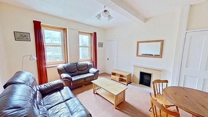 3 Bedroom Flat To Rent In Morrison Street, Edinburgh, EH3