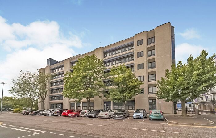 2 Bedroom Flat To Rent In Skyline House, Stevenage, SG1