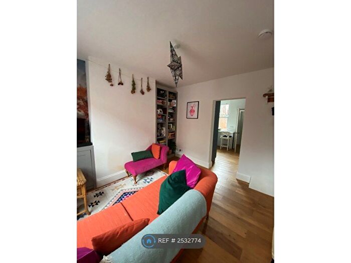 2 Bedroom Semi-Detached House To Rent In Leslie Avenue, Nottingham, NG7