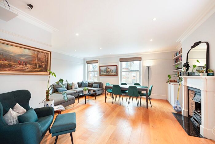 2 Bedroom Flat To Rent In Denning Road, London, NW3