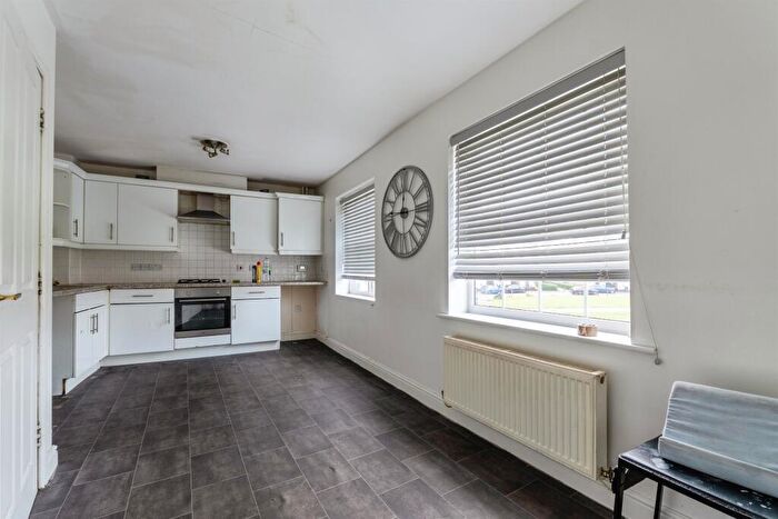4 Bedroom Terraced House For Sale In Hamilton Circle, Hamilton, Leicester, LE5