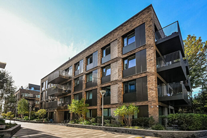 2 Bedroom Flat For Sale In Moulding Lane, Deptford, London, SE14