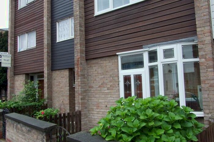 4 Bedroom End Of Terrace House To Rent In Old Ford Road, Bow, E3