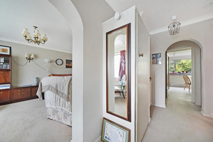 5 Bedroom Semi-Detached House To Rent In Linden Close, Orpington, BR6