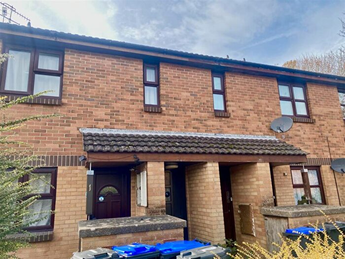 1 Bedroom Flat To Rent In Pilgrims Walk, Worthing, BN13