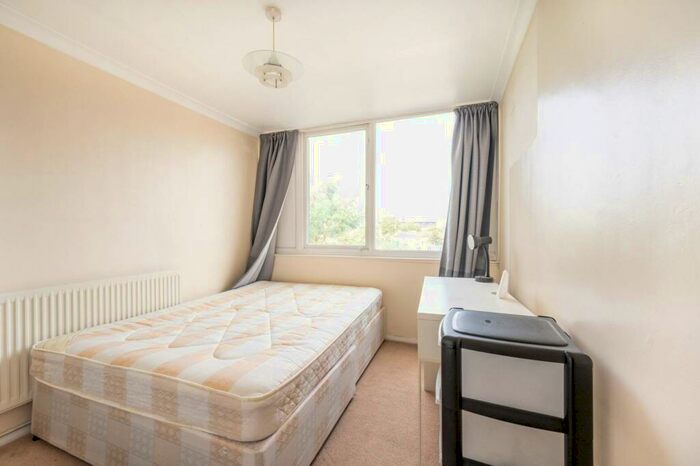 2 Bedroom Flat To Rent In Deanery Road, Stratford, London, E15