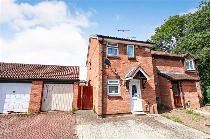 2 Bedroom Terraced House For Sale In Frogmore Close, Cippenham, SL1